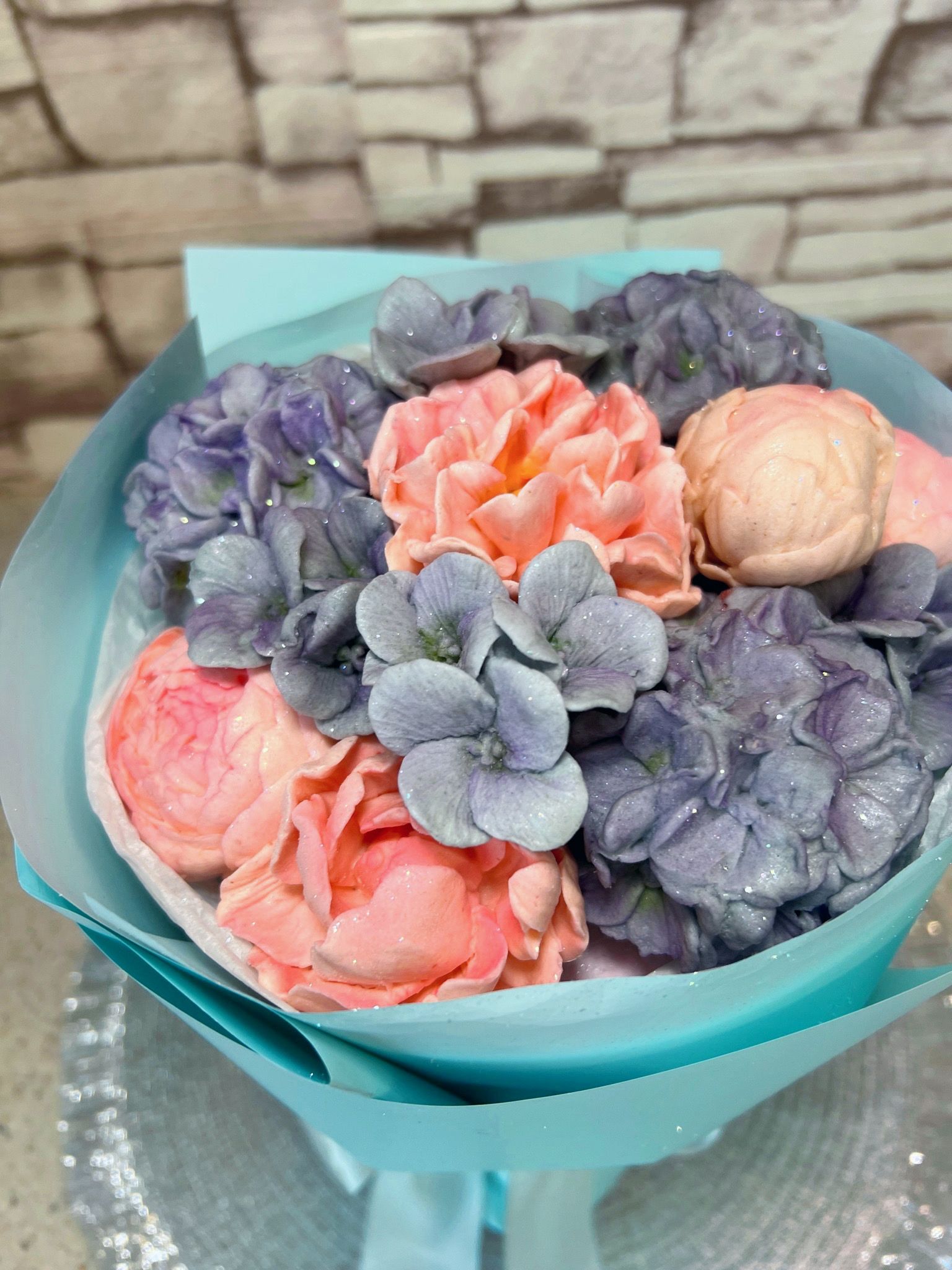 Icy Bloom Delight buchet mic din bezele pastel